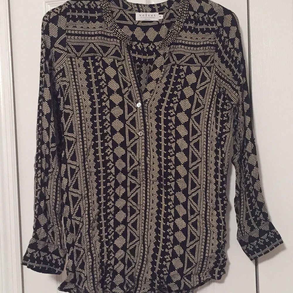 Black blouse from Velvet. Loose fit.
